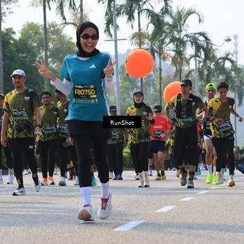 Runner Photo 7016439