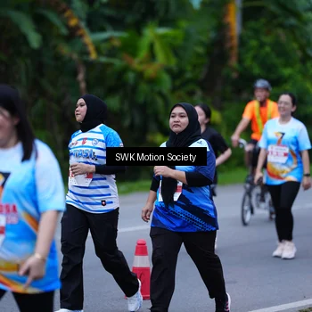Runner Photo 7017005