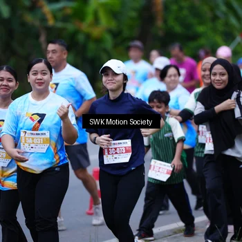 Runner Photo 7017056