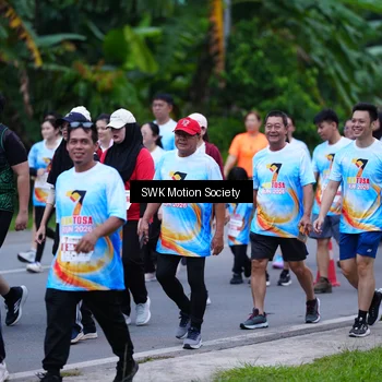 Runner Photo 7017098
