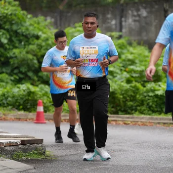 Runner Photo 7018258