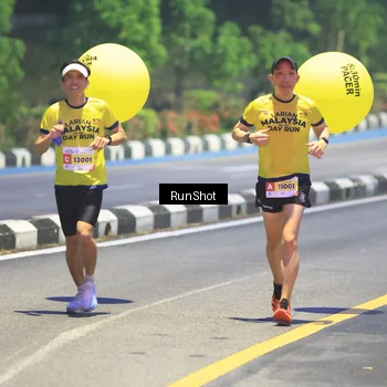 Runner Photo 7018837