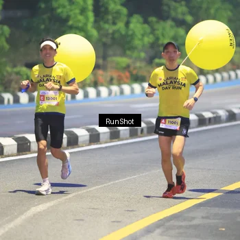 Runner Photo 7018893