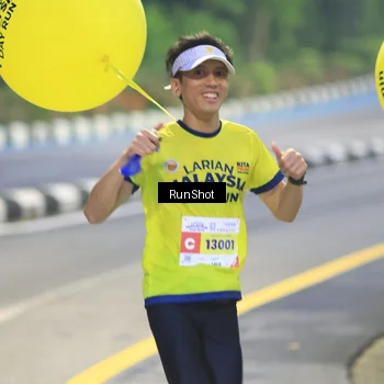 Runner Photo 7018900