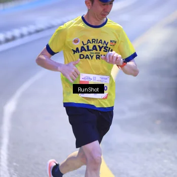 Runner Photo 7019048