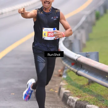 Runner Photo 7019800
