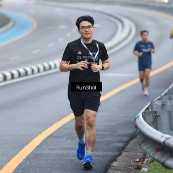 Runner Photo 7020123