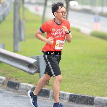 Runner Photo 7020588