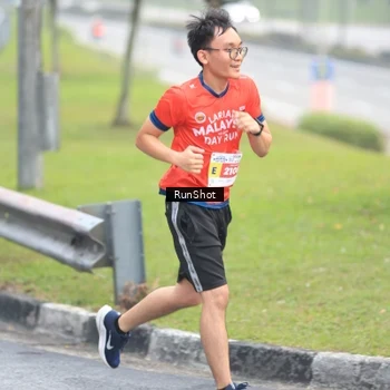 Runner Photo 7020591