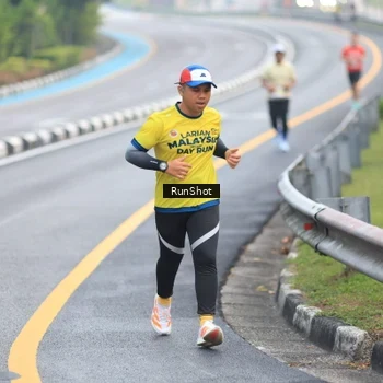 Runner Photo 7021005