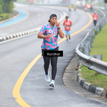 Runner Photo 7021037