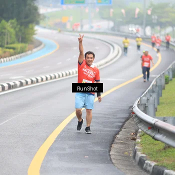 Runner Photo 7021066