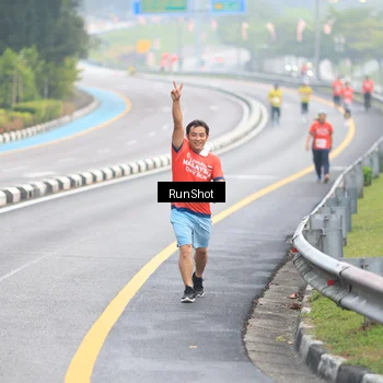 Runner Photo 7021070