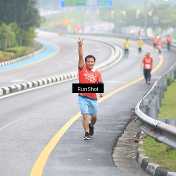 Runner Photo 7021074
