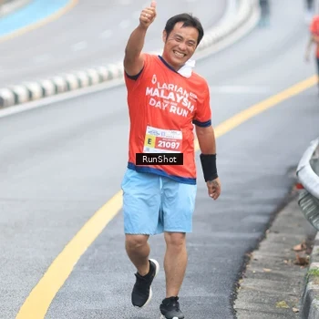 Runner Photo 7021085