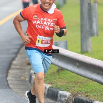 Runner Photo 7021090