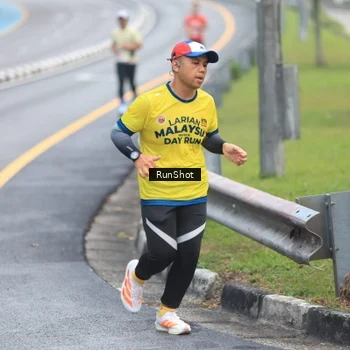 Runner Photo 7021115