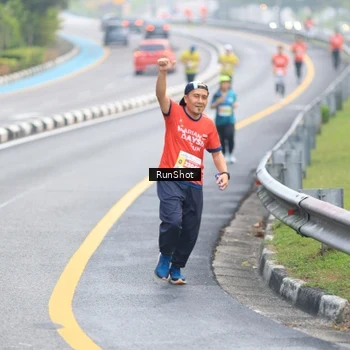 Runner Photo 7021117