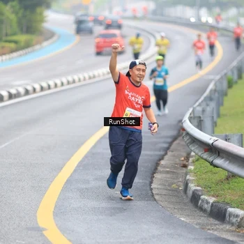 Runner Photo 7021122