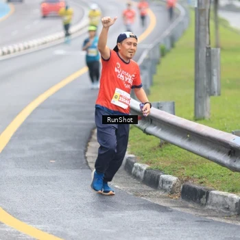 Runner Photo 7021123