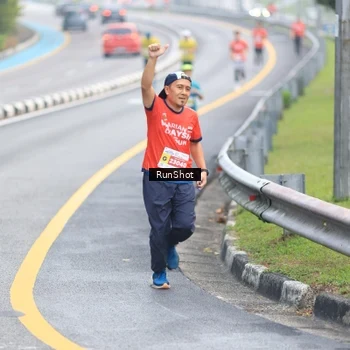 Runner Photo 7021124