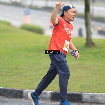 Runner Photo 7021135