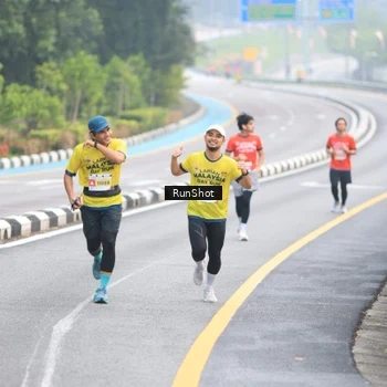 Runner Photo 7021193