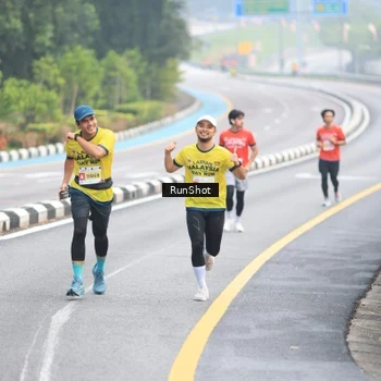 Runner Photo 7021195