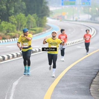 Runner Photo 7021200
