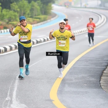 Runner Photo 7021203