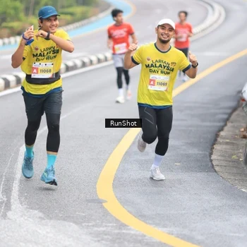 Runner Photo 7021210