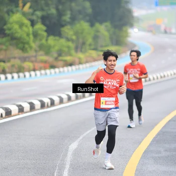 Runner Photo 7021240