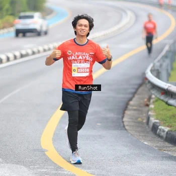 Runner Photo 7021273
