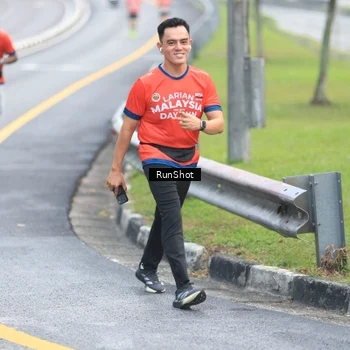 Runner Photo 7021295