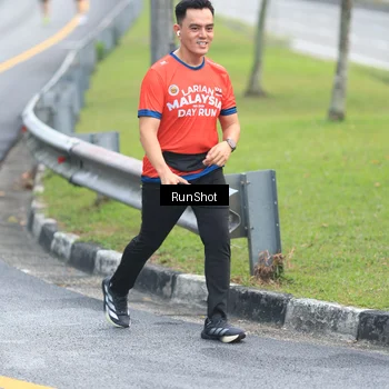 Runner Photo 7021302