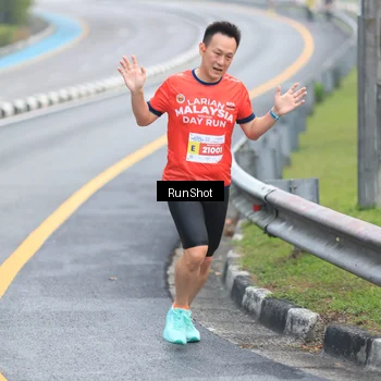 Runner Photo 7021307