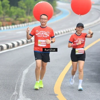Runner Photo 7021336