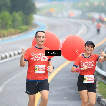 Runner Photo 7021342