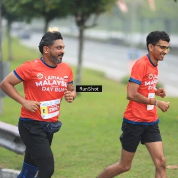 Runner Photo 7021404
