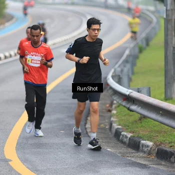 Runner Photo 7021441