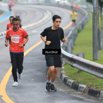 Runner Photo 7021444