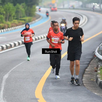 Runner Photo 7021445