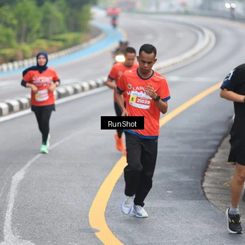 Runner Photo 7021449