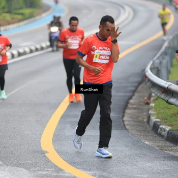 Runner Photo 7021458