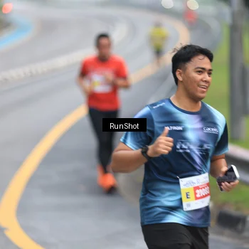 Runner Photo 7021473