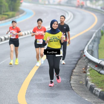 Runner Photo 7021499