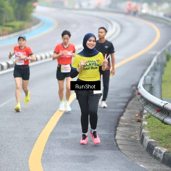 Runner Photo 7021509