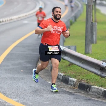 Runner Photo 7021555