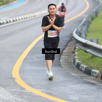 Runner Photo 7021688