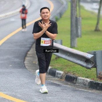 Runner Photo 7021691